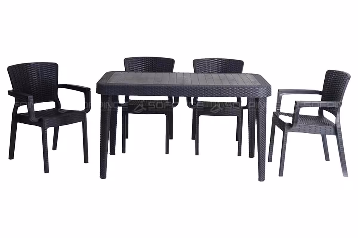 Table jardin 4 places avec chaises à accoudoirs