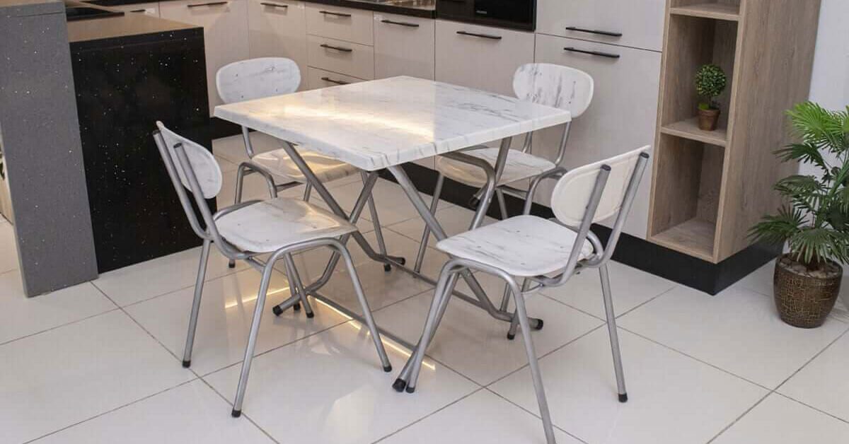 table carré pour petite cuisine en tunisie