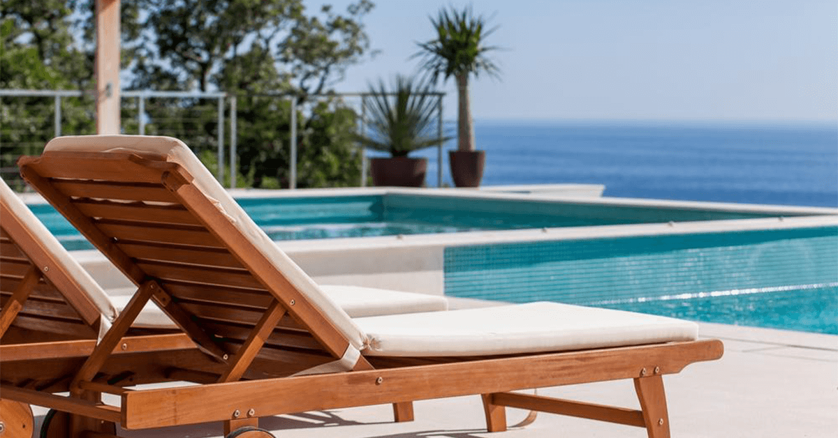 Chaises-longues-pour-piscine